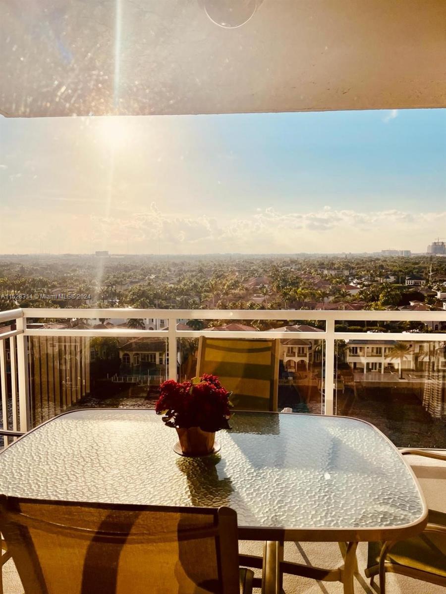 1600 S Ocean Dr 12B, Hollywood, Florida 33019, 2 Bedrooms Bedrooms, ,2 BathroomsBathrooms,Residentiallease,For Rent,1600 S Ocean Dr 12B,A11528314