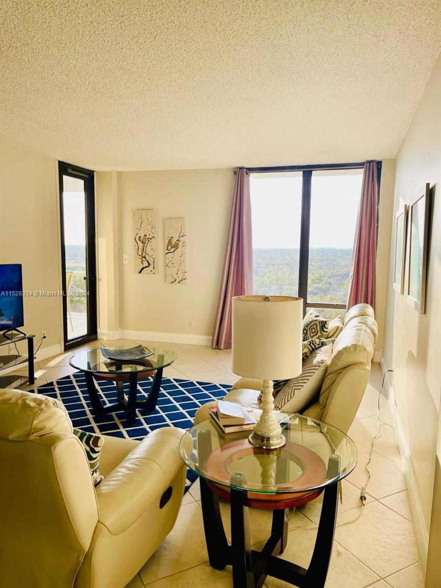 1600 S Ocean Dr 12B, Hollywood, Florida 33019, 2 Bedrooms Bedrooms, ,2 BathroomsBathrooms,Residentiallease,For Rent,1600 S Ocean Dr 12B,A11528314