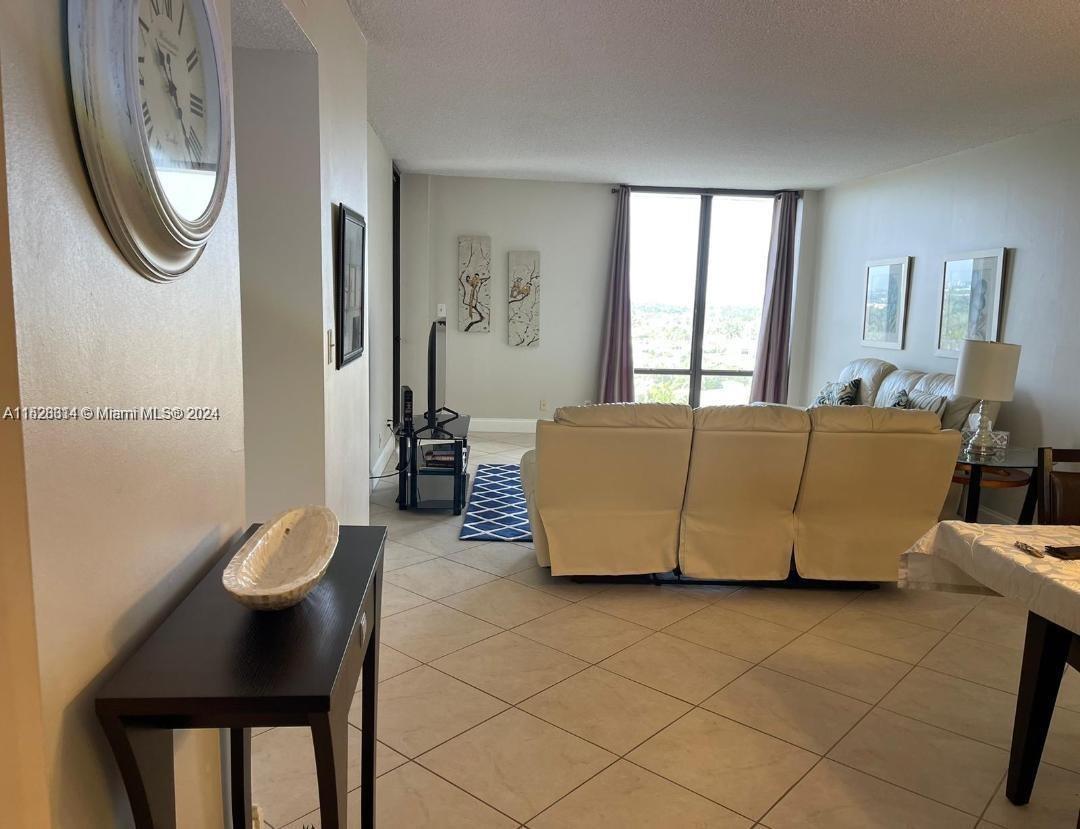 1600 S Ocean Dr 12B, Hollywood, Florida 33019, 2 Bedrooms Bedrooms, ,2 BathroomsBathrooms,Residentiallease,For Rent,1600 S Ocean Dr 12B,A11528314