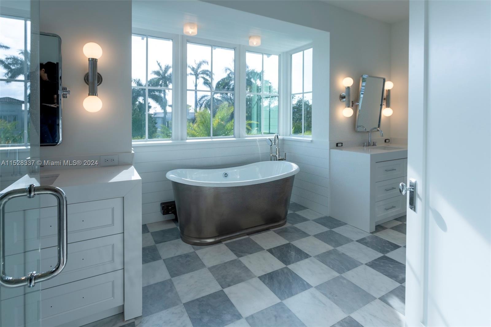 Key Biscayne, FL, 33149 United States, 6 Bedrooms Bedrooms, ,6 BathroomsBathrooms,Residential,For Sale,A11528337