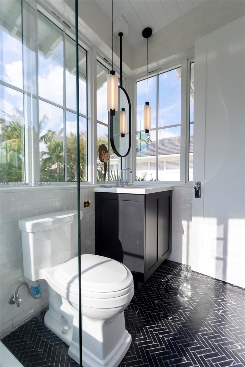 Key Biscayne, FL, 33149 United States, 6 Bedrooms Bedrooms, ,6 BathroomsBathrooms,Residential,For Sale,A11528337