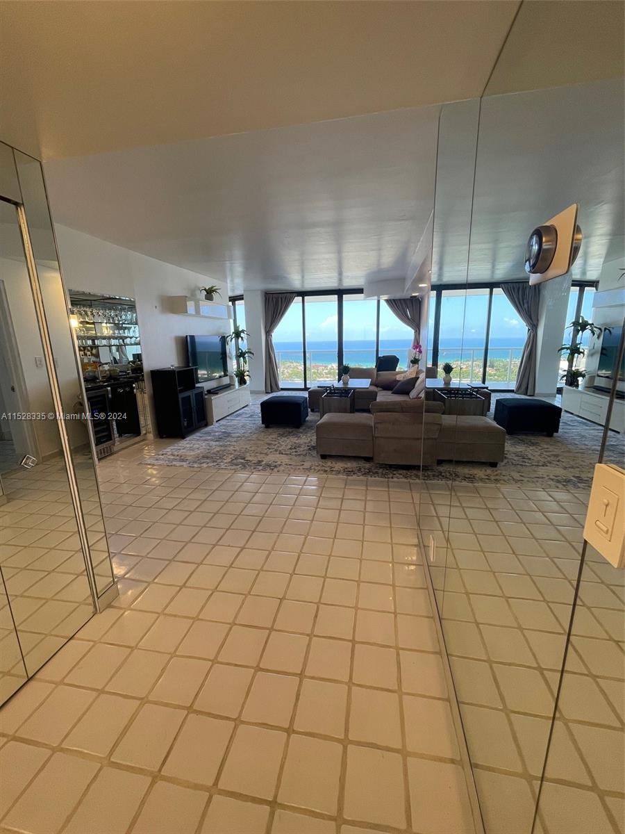 20281 E Country Club Dr 2406, Aventura, Florida 33180, 2 Bedrooms Bedrooms, ,2 BathroomsBathrooms,Residentiallease,For Rent,20281 E Country Club Dr 2406,A11528335