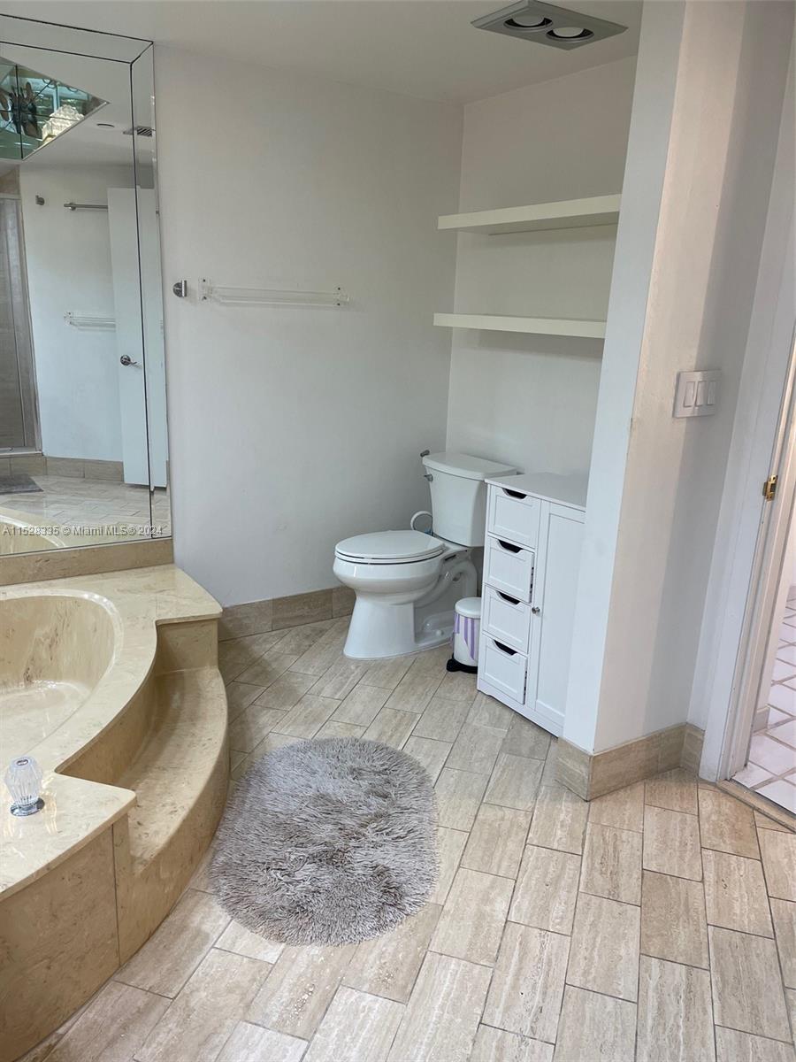 20281 E Country Club Dr 2406, Aventura, Florida 33180, 2 Bedrooms Bedrooms, ,2 BathroomsBathrooms,Residentiallease,For Rent,20281 E Country Club Dr 2406,A11528335