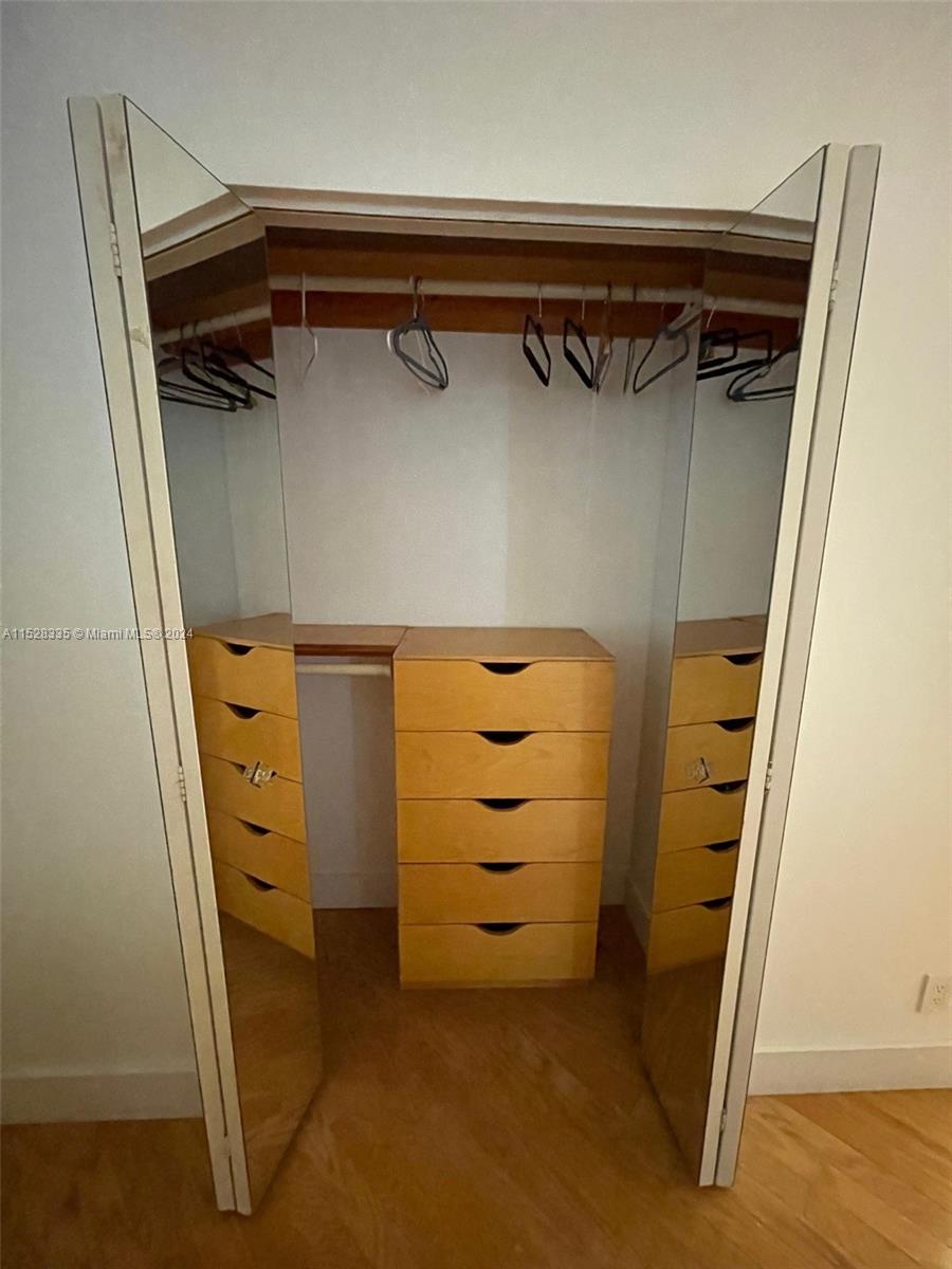 20281 E Country Club Dr 2406, Aventura, Florida 33180, 2 Bedrooms Bedrooms, ,2 BathroomsBathrooms,Residentiallease,For Rent,20281 E Country Club Dr 2406,A11528335