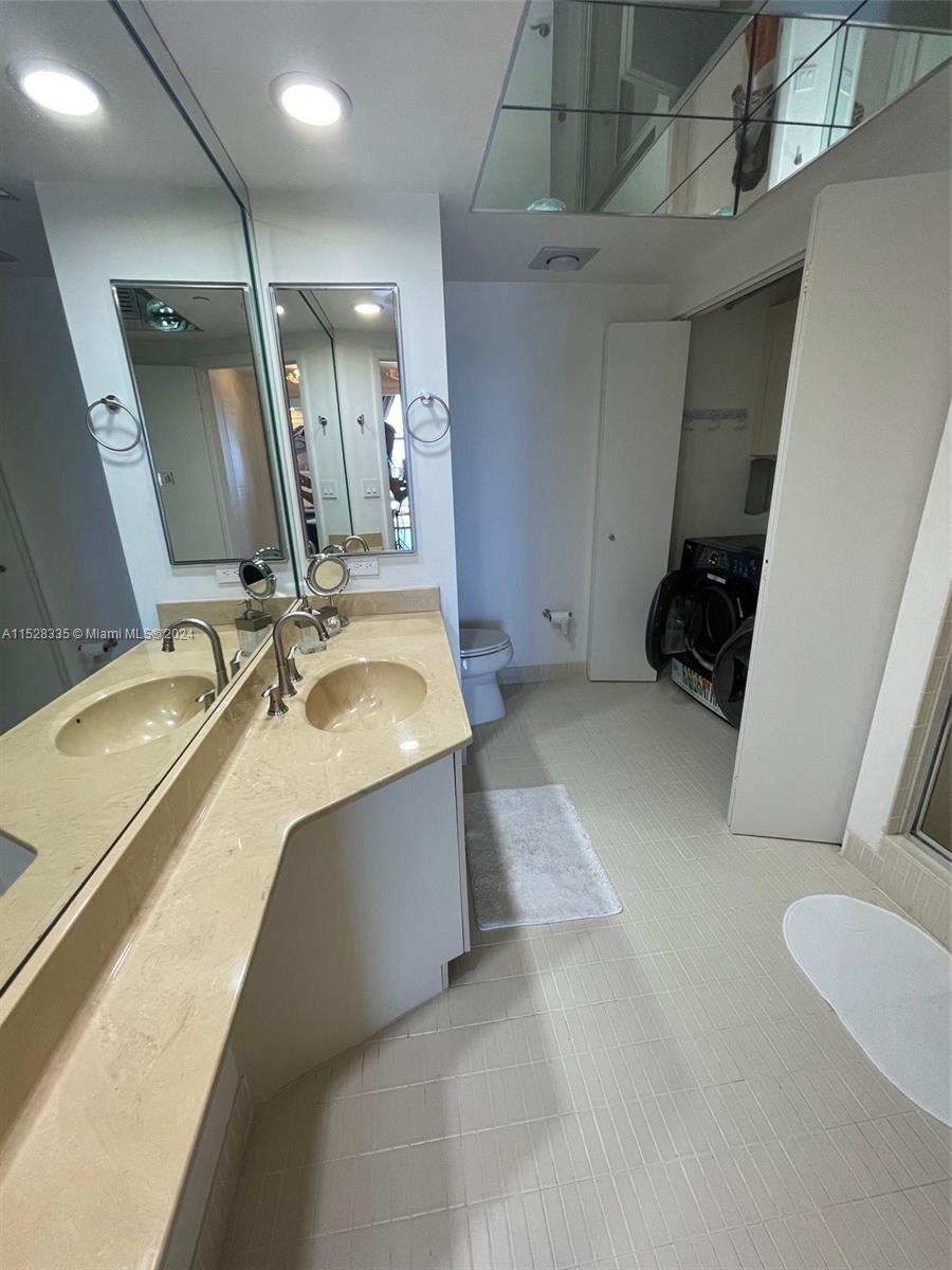 20281 E Country Club Dr 2406, Aventura, Florida 33180, 2 Bedrooms Bedrooms, ,2 BathroomsBathrooms,Residentiallease,For Rent,20281 E Country Club Dr 2406,A11528335