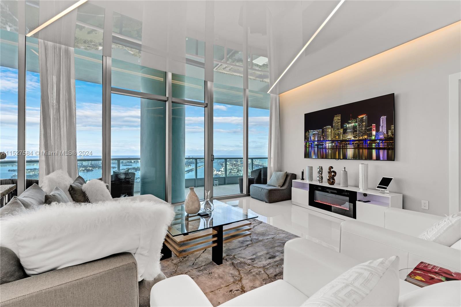 900 Biscayne Blvd 6307, Miami, Florida 33132, 3 Bedrooms Bedrooms, ,4 BathroomsBathrooms,Residentiallease,For Rent,900 Biscayne Blvd 6307,A11527584