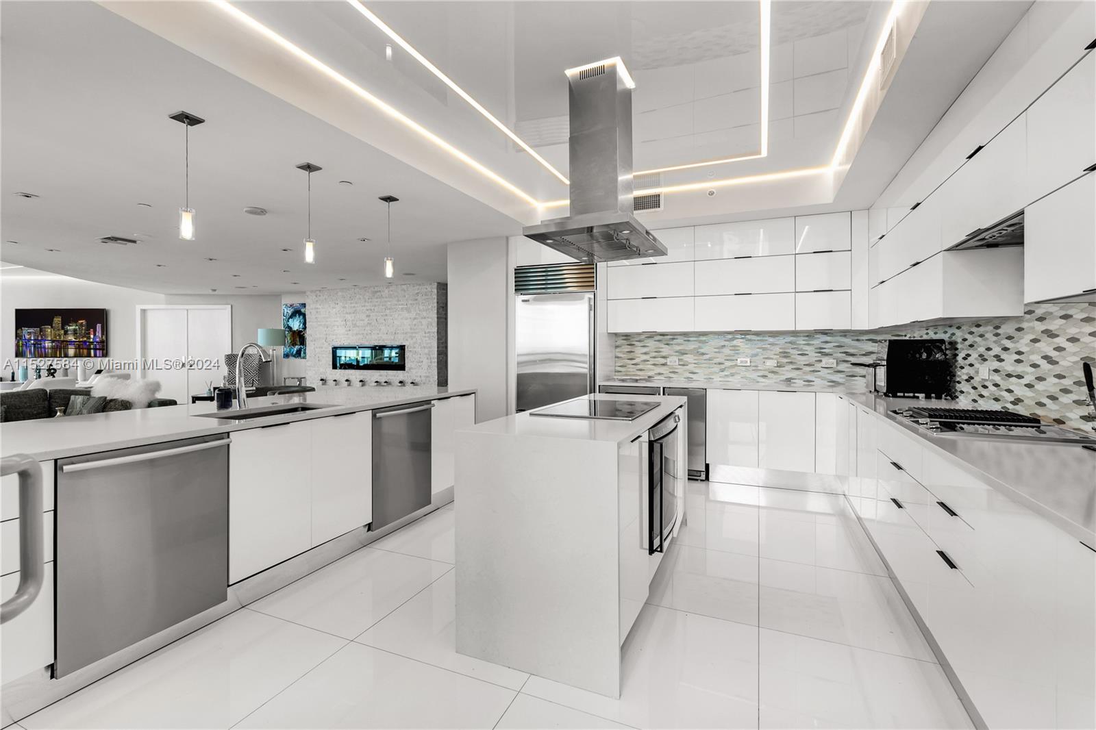 900 Biscayne Blvd 6307, Miami, Florida 33132, 3 Bedrooms Bedrooms, ,4 BathroomsBathrooms,Residentiallease,For Rent,900 Biscayne Blvd 6307,A11527584