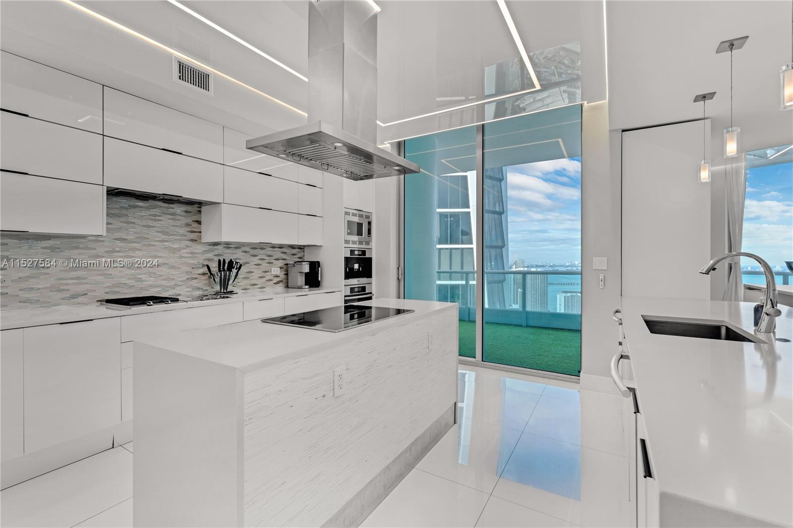 900 Biscayne Blvd 6307, Miami, Florida 33132, 3 Bedrooms Bedrooms, ,4 BathroomsBathrooms,Residentiallease,For Rent,900 Biscayne Blvd 6307,A11527584