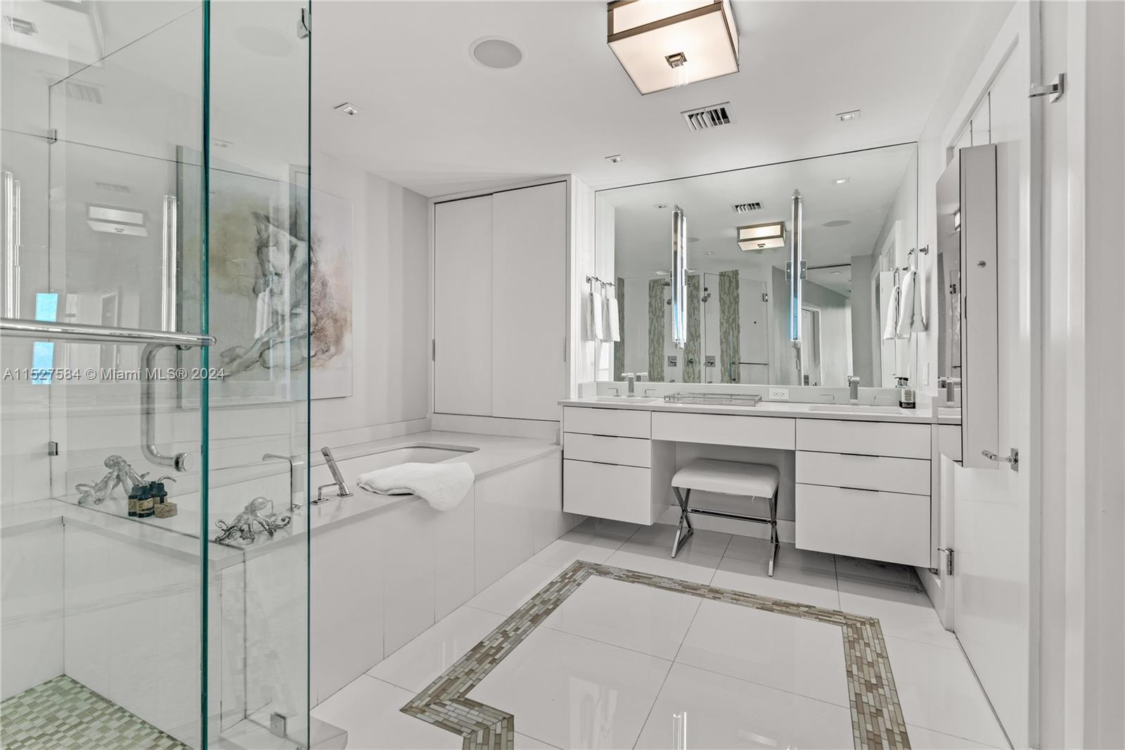 900 Biscayne Blvd 6307, Miami, Florida 33132, 3 Bedrooms Bedrooms, ,4 BathroomsBathrooms,Residentiallease,For Rent,900 Biscayne Blvd 6307,A11527584