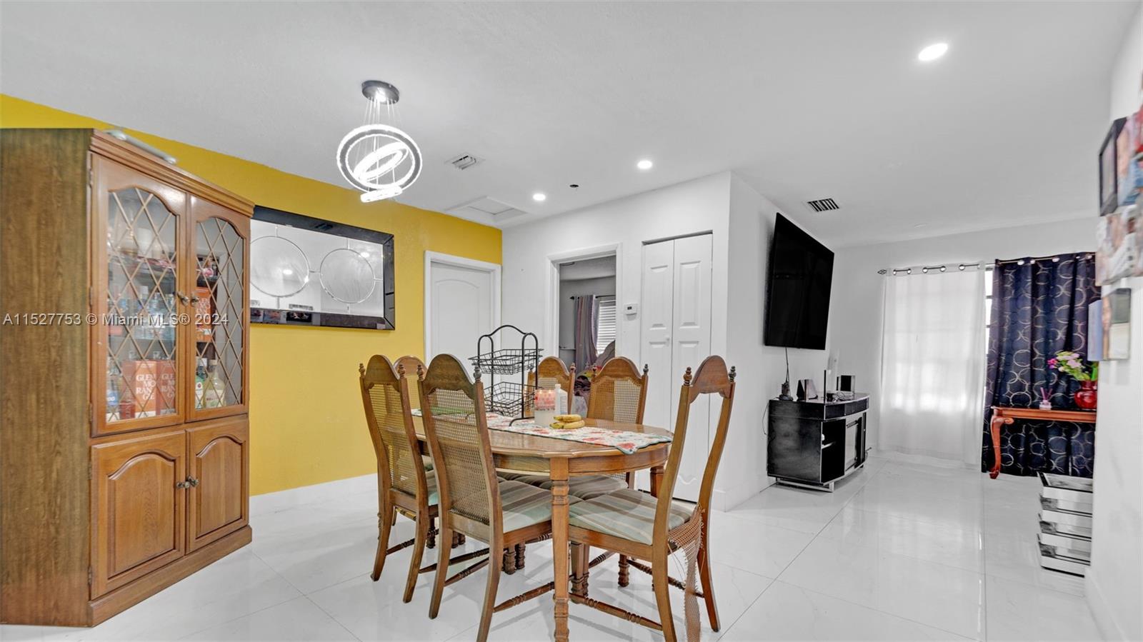 3011 Arcadia Dr, Miramar, Florida 33023, 3 Bedrooms Bedrooms, ,3 BathroomsBathrooms,Residential,For Sale,3011 Arcadia Dr,A11527753