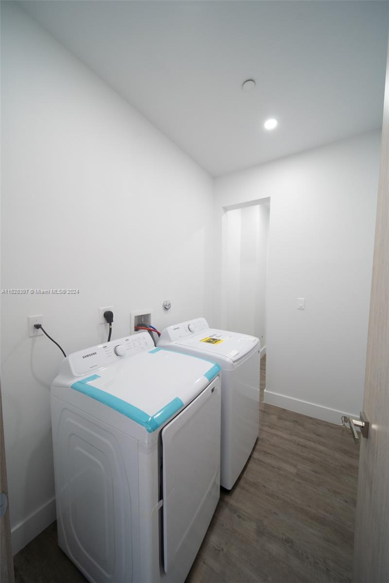 500 Foster Rd B, Hallandale Beach, Florida 33009, 3 Bedrooms Bedrooms, ,2 BathroomsBathrooms,Residentiallease,For Rent,500 Foster Rd B,A11528397