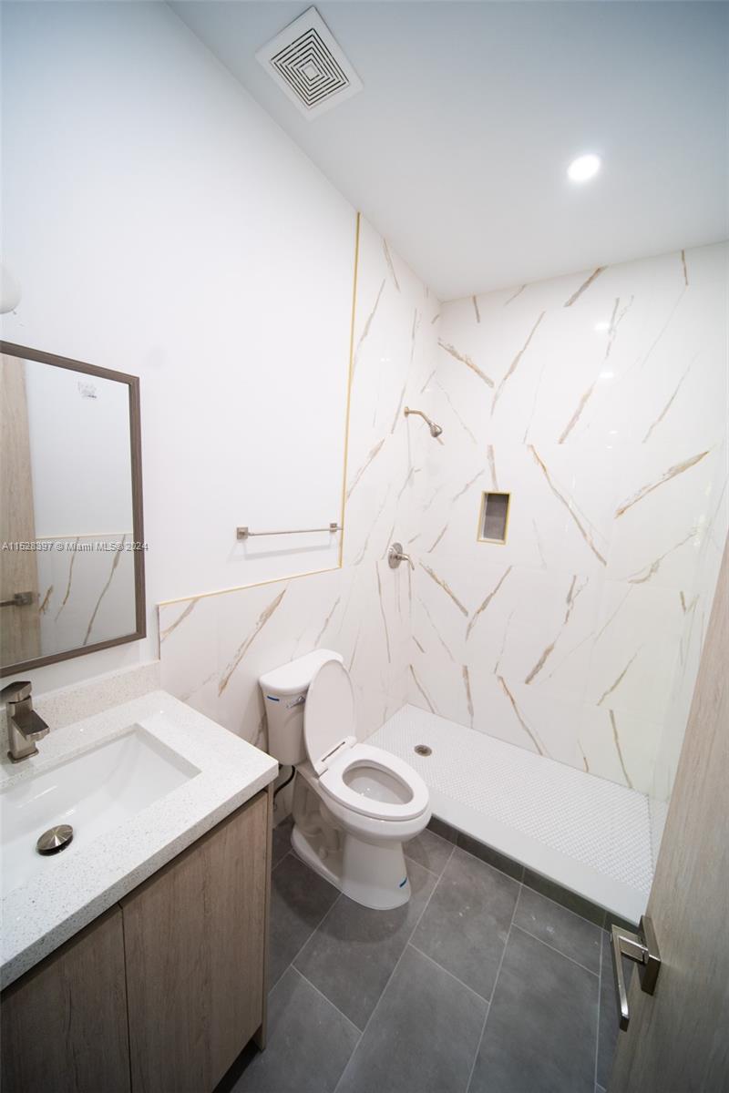 500 Foster Rd B, Hallandale Beach, Florida 33009, 3 Bedrooms Bedrooms, ,2 BathroomsBathrooms,Residentiallease,For Rent,500 Foster Rd B,A11528397