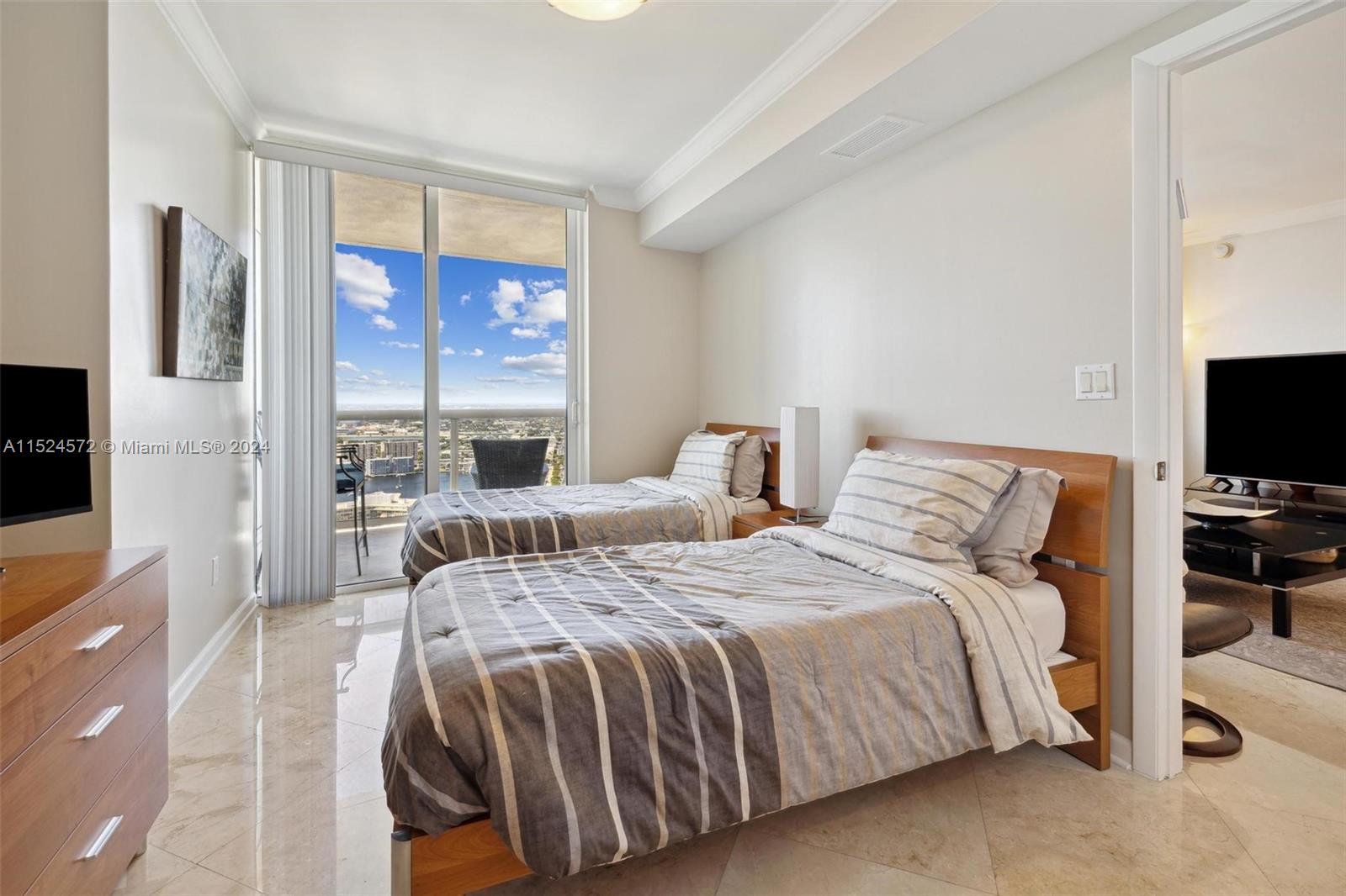 1800 S Ocean Dr 4007, Hallandale Beach, Florida 33009, 3 Bedrooms Bedrooms, ,3 BathroomsBathrooms,Residentiallease,For Rent,1800 S Ocean Dr 4007,A11524572