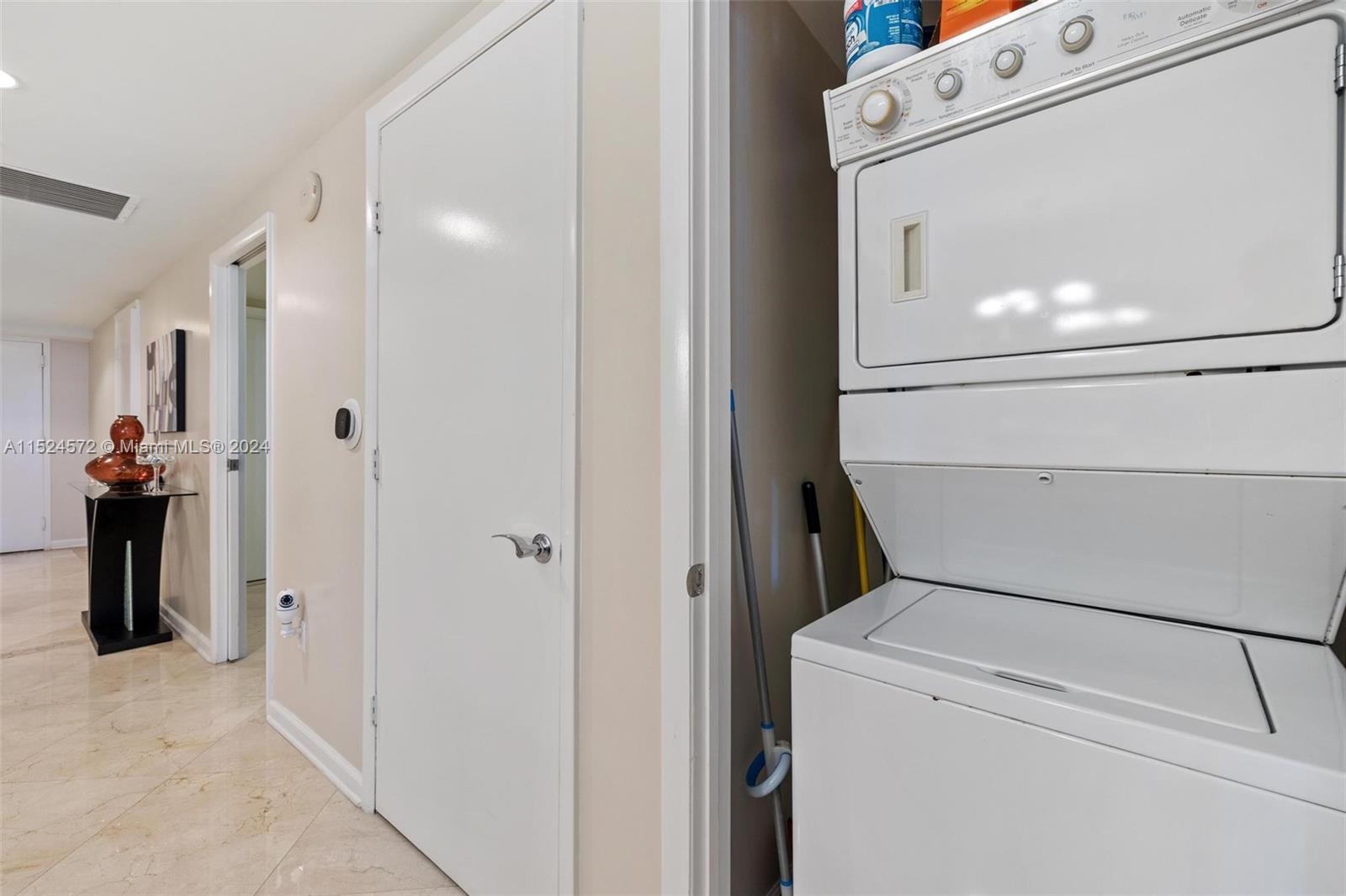 1800 S Ocean Dr 4007, Hallandale Beach, Florida 33009, 3 Bedrooms Bedrooms, ,3 BathroomsBathrooms,Residentiallease,For Rent,1800 S Ocean Dr 4007,A11524572