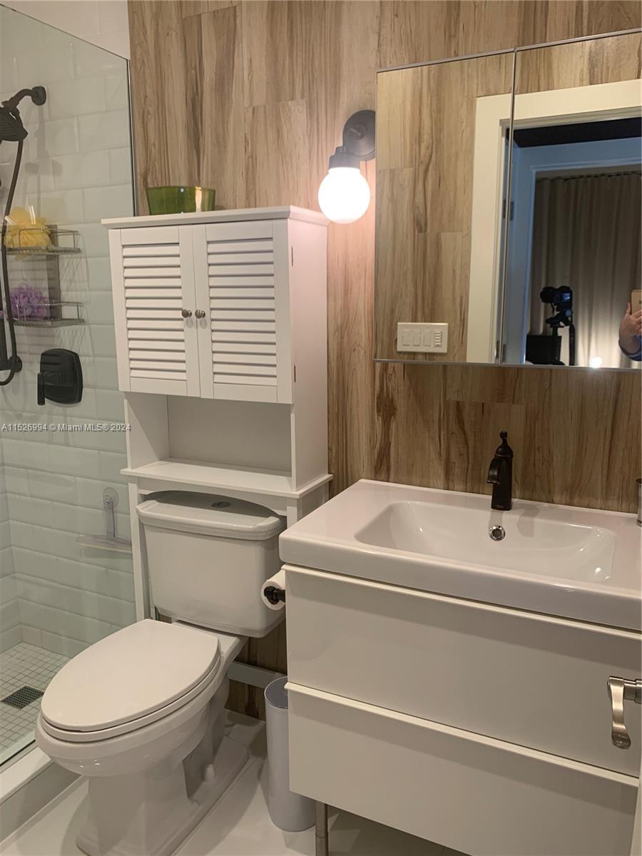 FLOATING SINK & VANITY, NEW TILE