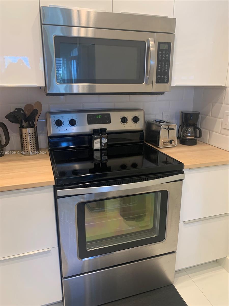 LIKE NEW S/S APPLIANCES