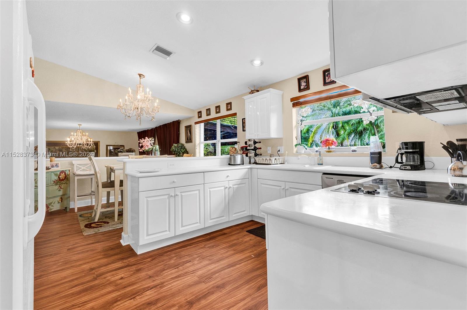 6821 NW 112th Ave 6821, Doral, Florida 33178, 4 Bedrooms Bedrooms, ,3 BathroomsBathrooms,Residentiallease,For Rent,6821 NW 112th Ave 6821,A11528373