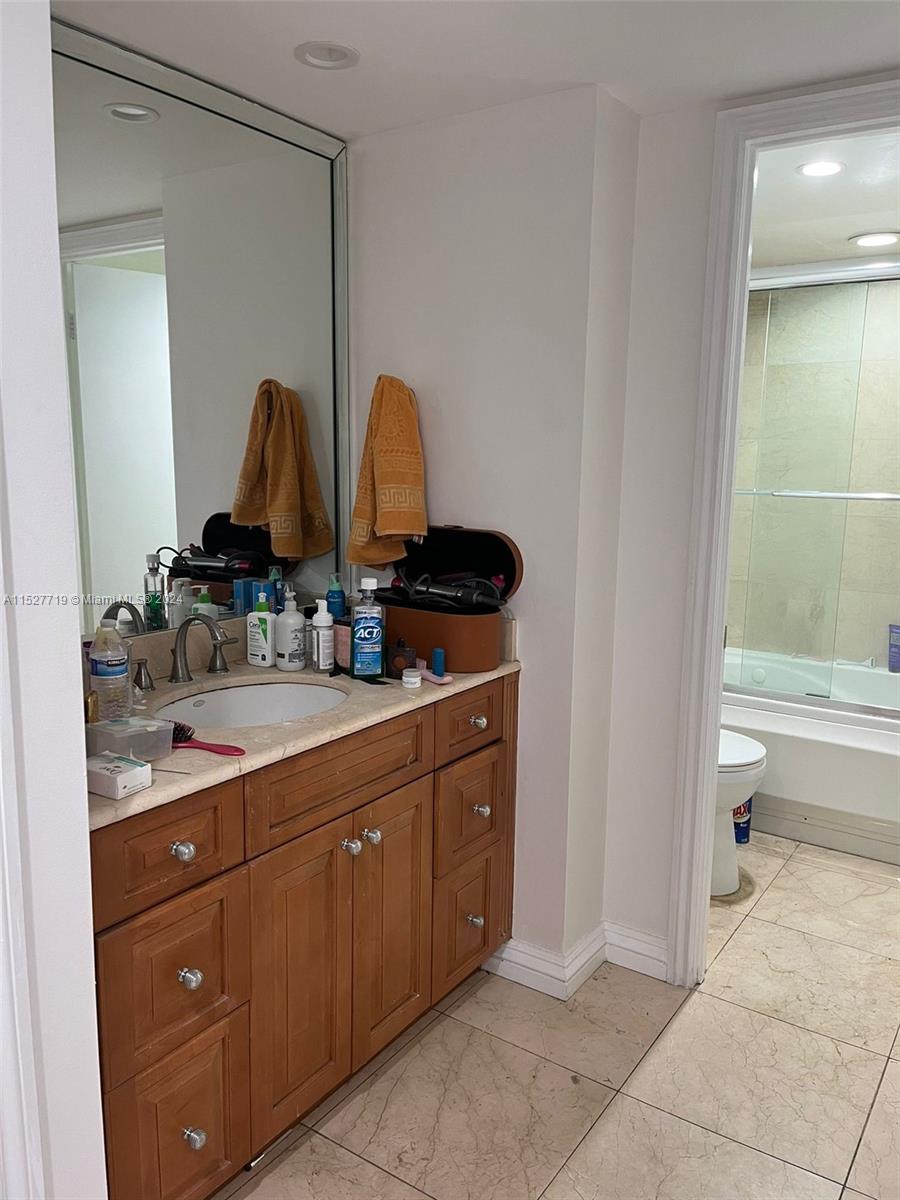 18011 Biscayne Blvd, Aventura, FL, 33160 United States, 2 Bedrooms Bedrooms, ,2 BathroomsBathrooms,Residential,For Sale,Biscayne Blvd,A11527719