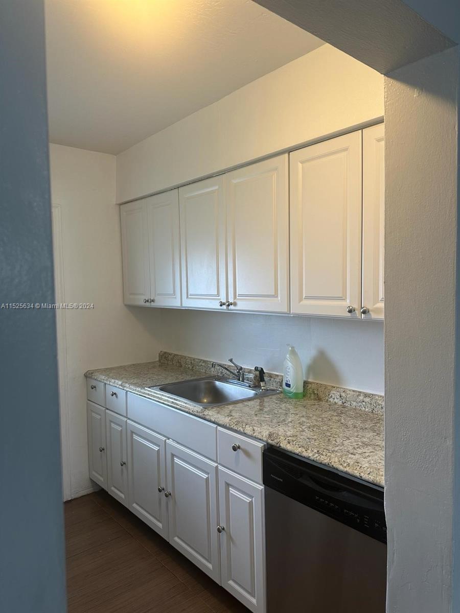 1836 Arthur St 17, Hollywood, Florida 33020, 1 Bedroom Bedrooms, ,1 BathroomBathrooms,Residential,For Sale,1836 Arthur St 17,A11525634