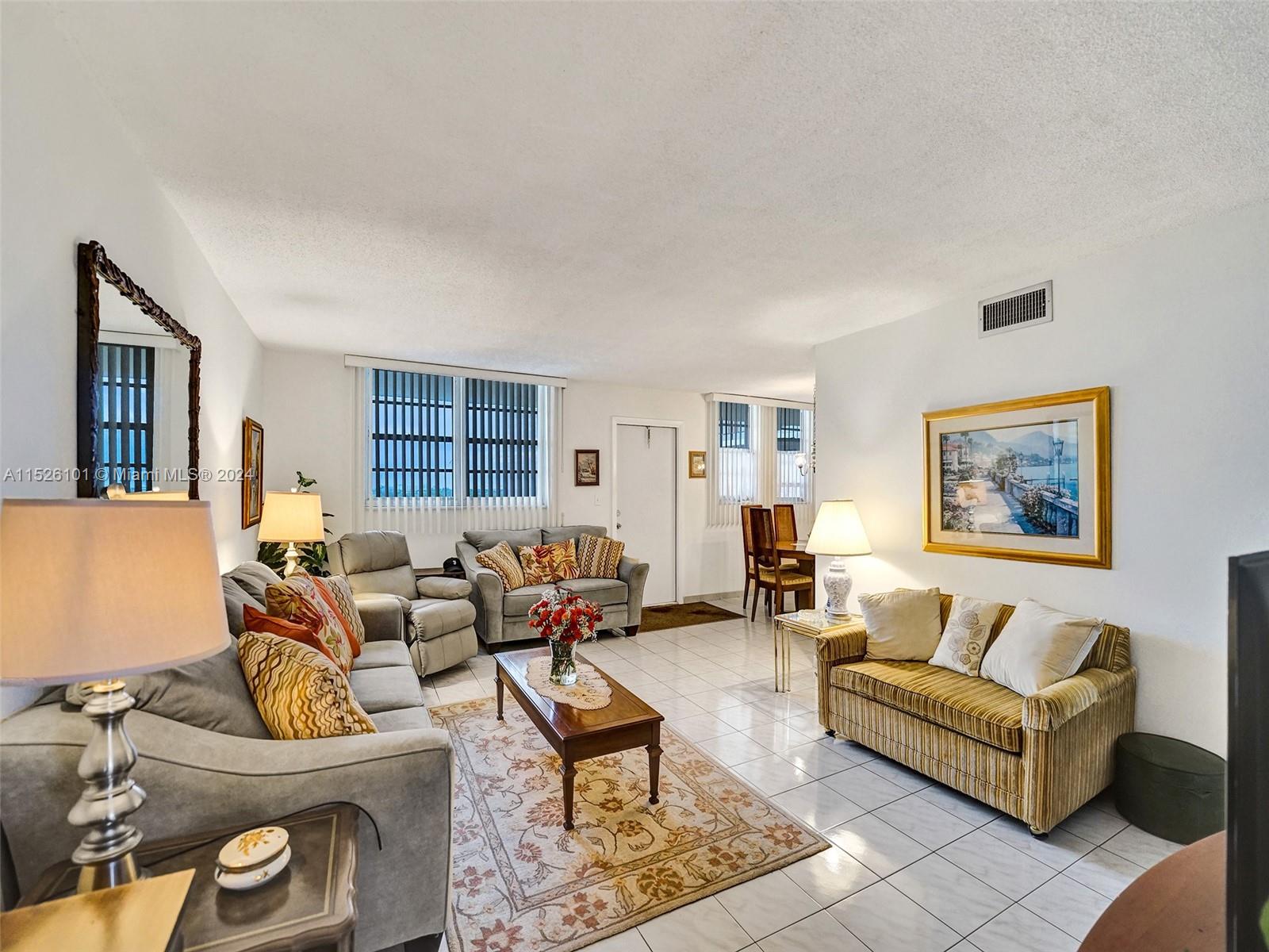1811 Jefferson St 706, Hollywood, Florida 33020, 1 Bedroom Bedrooms, ,1 BathroomBathrooms,Residential,For Sale,1811 Jefferson St 706,A11526101