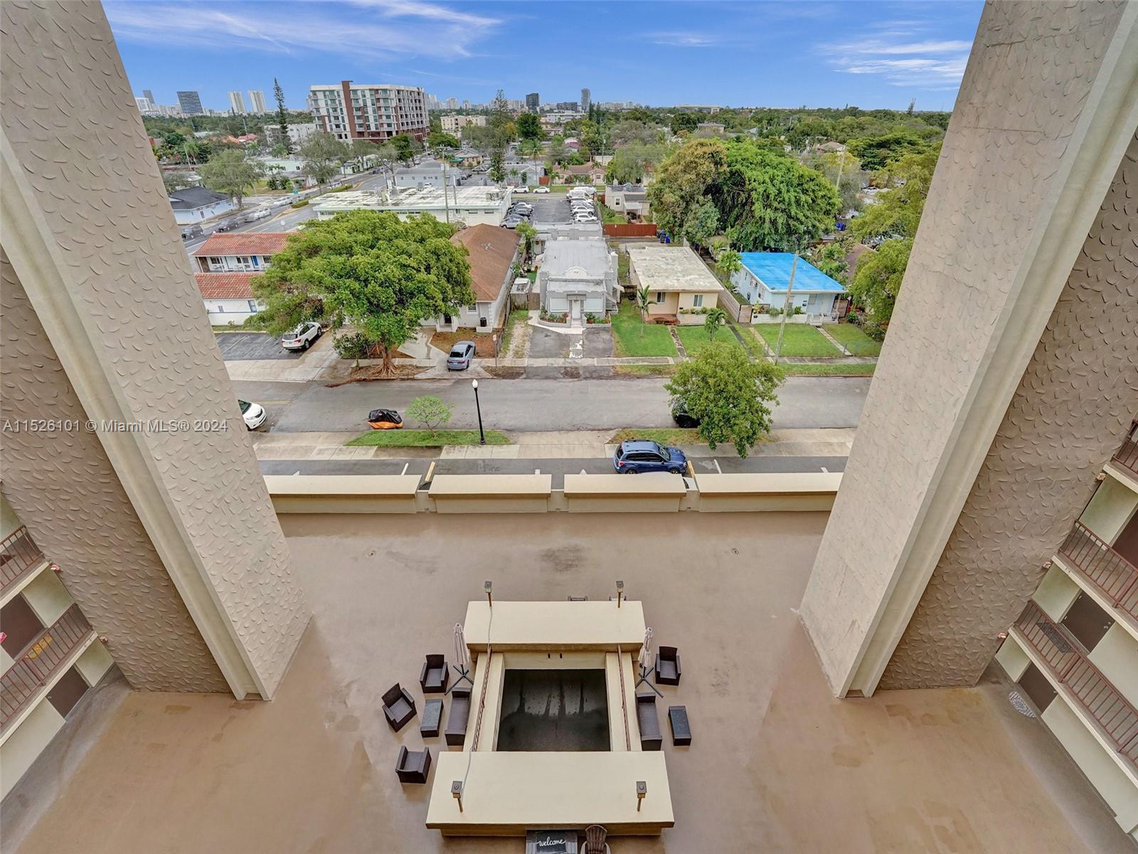 1811 Jefferson St 706, Hollywood, Florida 33020, 1 Bedroom Bedrooms, ,1 BathroomBathrooms,Residential,For Sale,1811 Jefferson St 706,A11526101