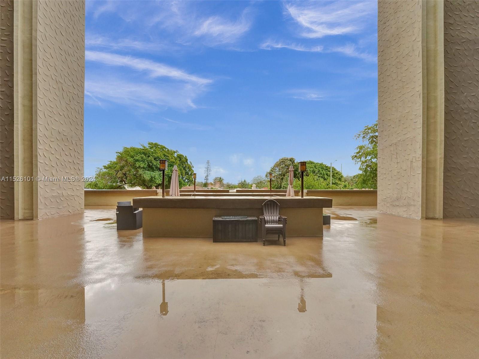 1811 Jefferson St 706, Hollywood, Florida 33020, 1 Bedroom Bedrooms, ,1 BathroomBathrooms,Residential,For Sale,1811 Jefferson St 706,A11526101