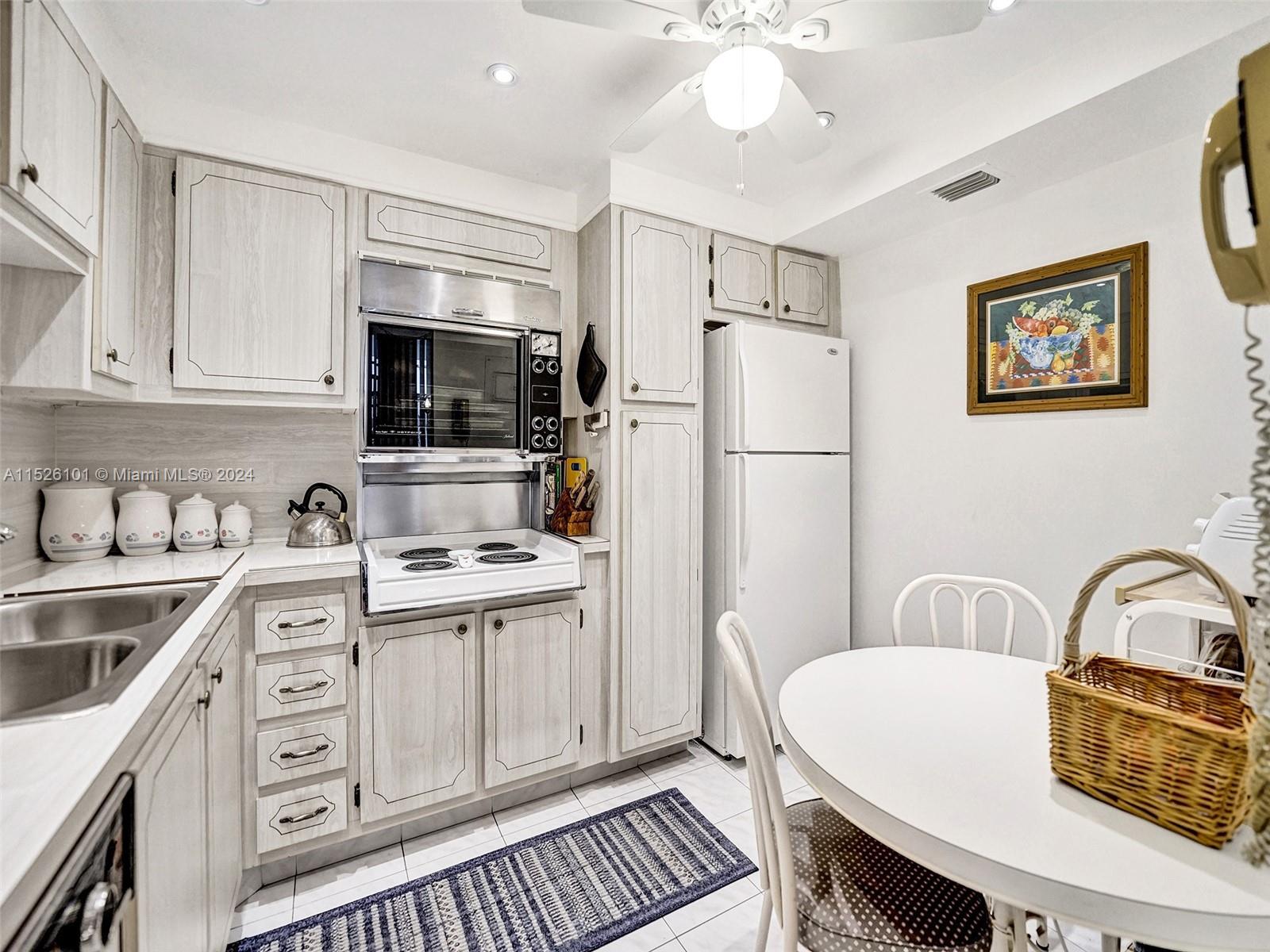 1811 Jefferson St 706, Hollywood, Florida 33020, 1 Bedroom Bedrooms, ,1 BathroomBathrooms,Residential,For Sale,1811 Jefferson St 706,A11526101