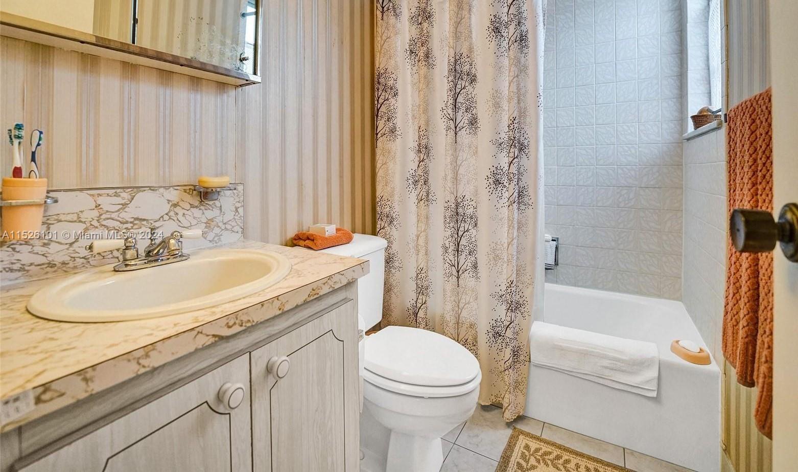 1811 Jefferson St 706, Hollywood, Florida 33020, 1 Bedroom Bedrooms, ,1 BathroomBathrooms,Residential,For Sale,1811 Jefferson St 706,A11526101