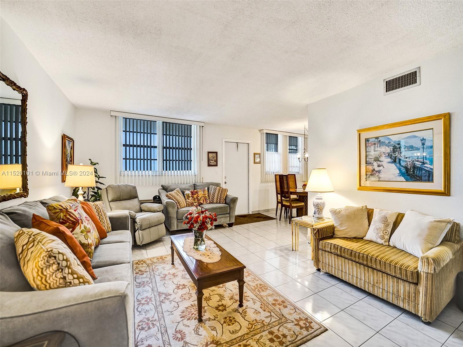 Very spacious living area