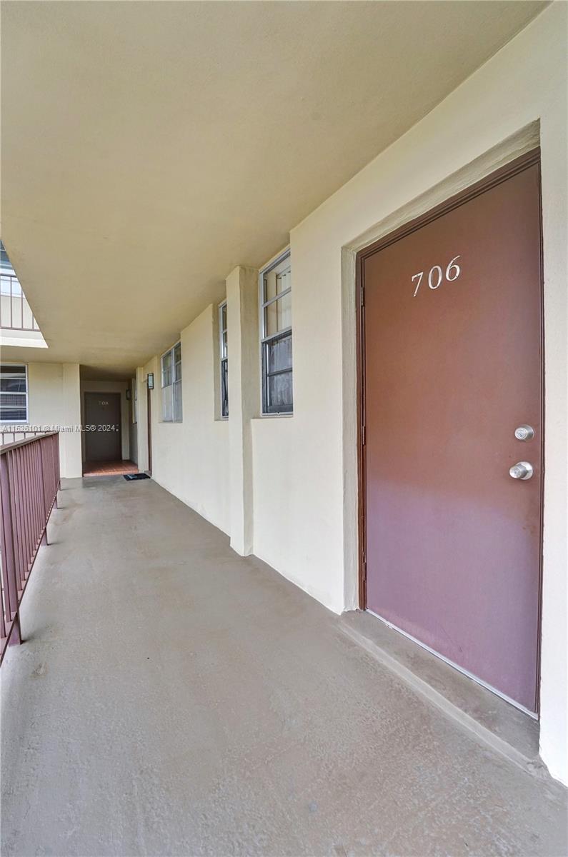 1811 Jefferson St 706, Hollywood, Florida 33020, 1 Bedroom Bedrooms, ,1 BathroomBathrooms,Residential,For Sale,1811 Jefferson St 706,A11526101