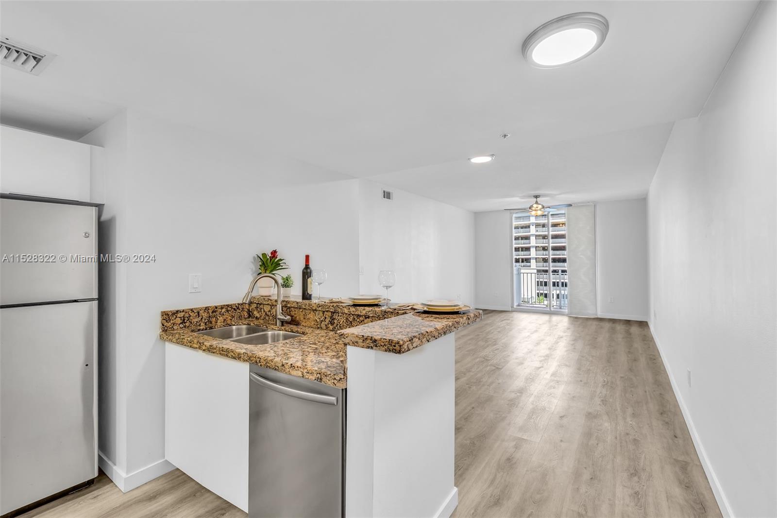185 SE 14 TH TER 810, Miami, Florida 33131, 2 Bedrooms Bedrooms, ,2 BathroomsBathrooms,Residential,For Sale,185 SE 14 TH TER 810,A11528322