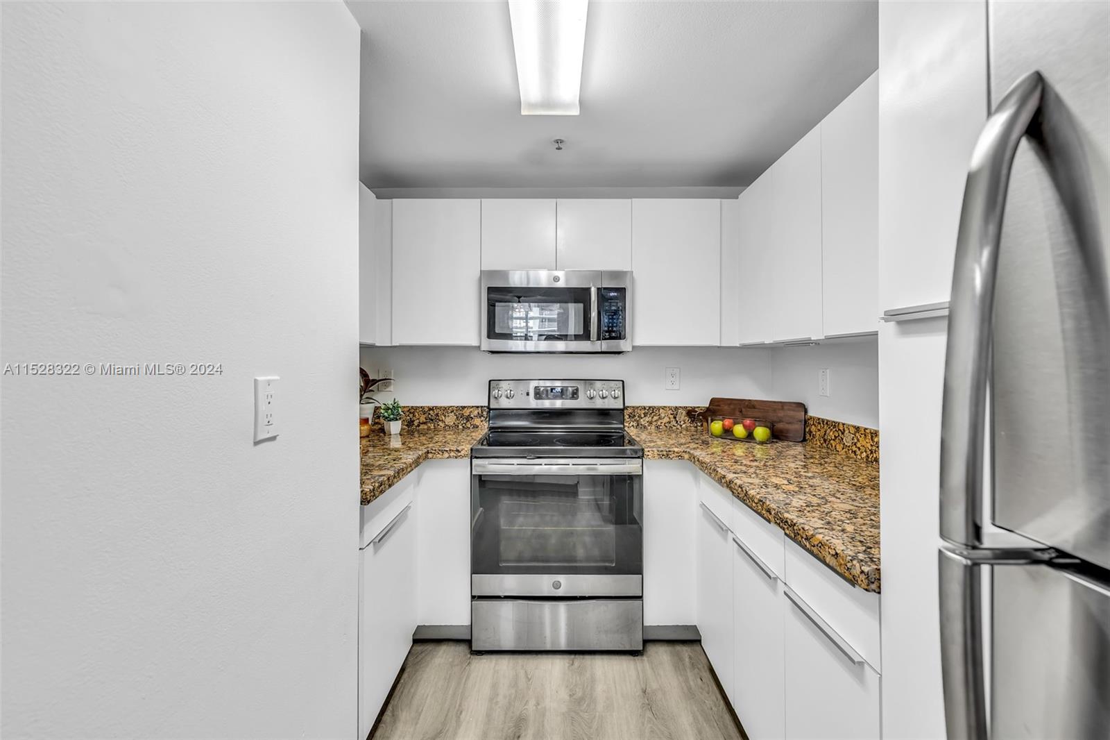 185 SE 14 TH TER 810, Miami, Florida 33131, 2 Bedrooms Bedrooms, ,2 BathroomsBathrooms,Residential,For Sale,185 SE 14 TH TER 810,A11528322