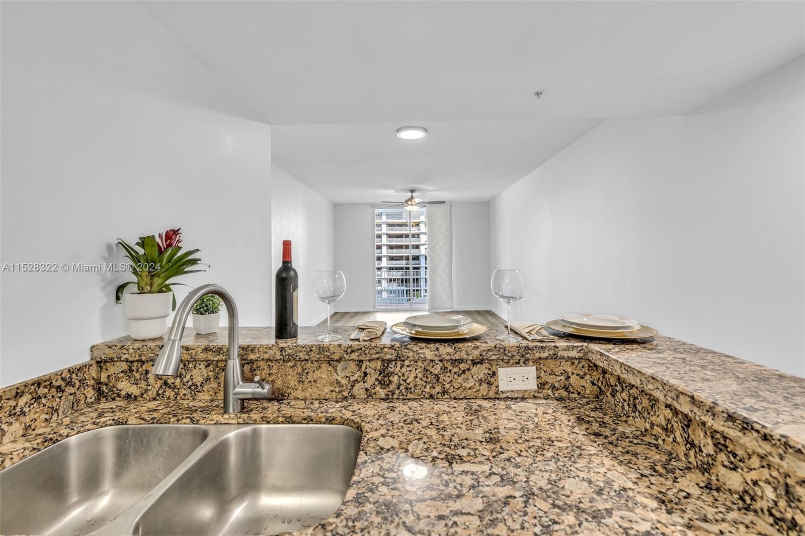 185 SE 14 TH TER 810, Miami, Florida 33131, 2 Bedrooms Bedrooms, ,2 BathroomsBathrooms,Residential,For Sale,185 SE 14 TH TER 810,A11528322