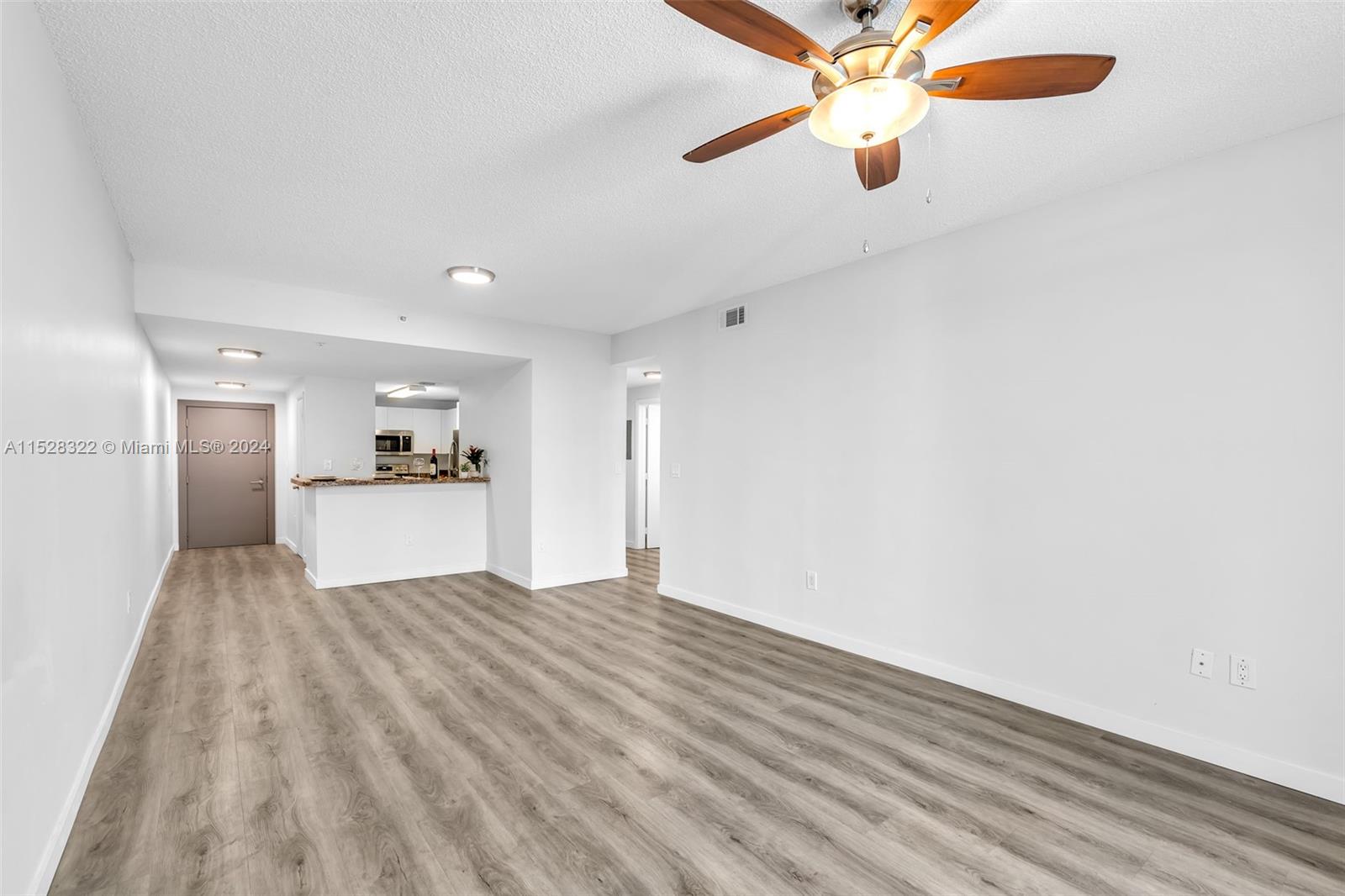 185 SE 14 TH TER 810, Miami, Florida 33131, 2 Bedrooms Bedrooms, ,2 BathroomsBathrooms,Residential,For Sale,185 SE 14 TH TER 810,A11528322