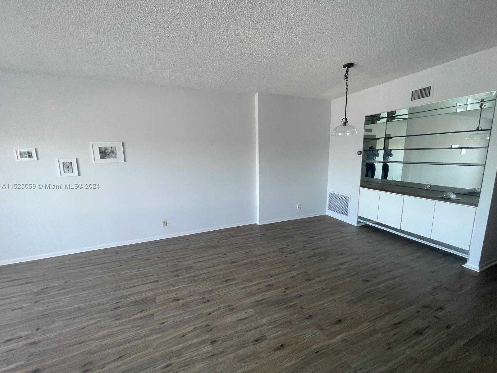 4350 Hillcrest Dr 1014, Hollywood, Florida 33021, 2 Bedrooms Bedrooms, ,2 BathroomsBathrooms,Residential,For Sale,4350 Hillcrest Dr 1014,A11523059