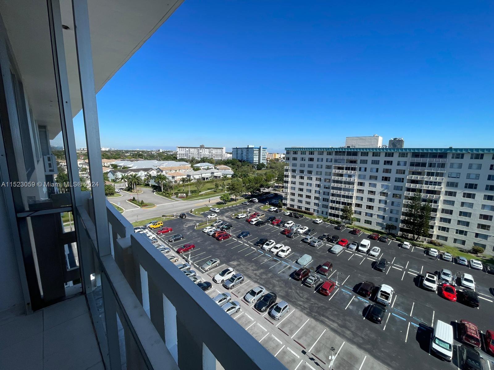 4350 Hillcrest Dr 1014, Hollywood, Florida 33021, 2 Bedrooms Bedrooms, ,2 BathroomsBathrooms,Residential,For Sale,4350 Hillcrest Dr 1014,A11523059