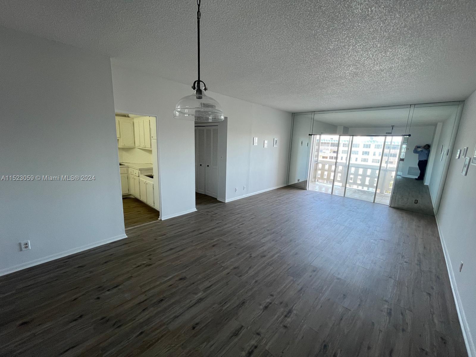 4350 Hillcrest Dr 1014, Hollywood, Florida 33021, 2 Bedrooms Bedrooms, ,2 BathroomsBathrooms,Residential,For Sale,4350 Hillcrest Dr 1014,A11523059