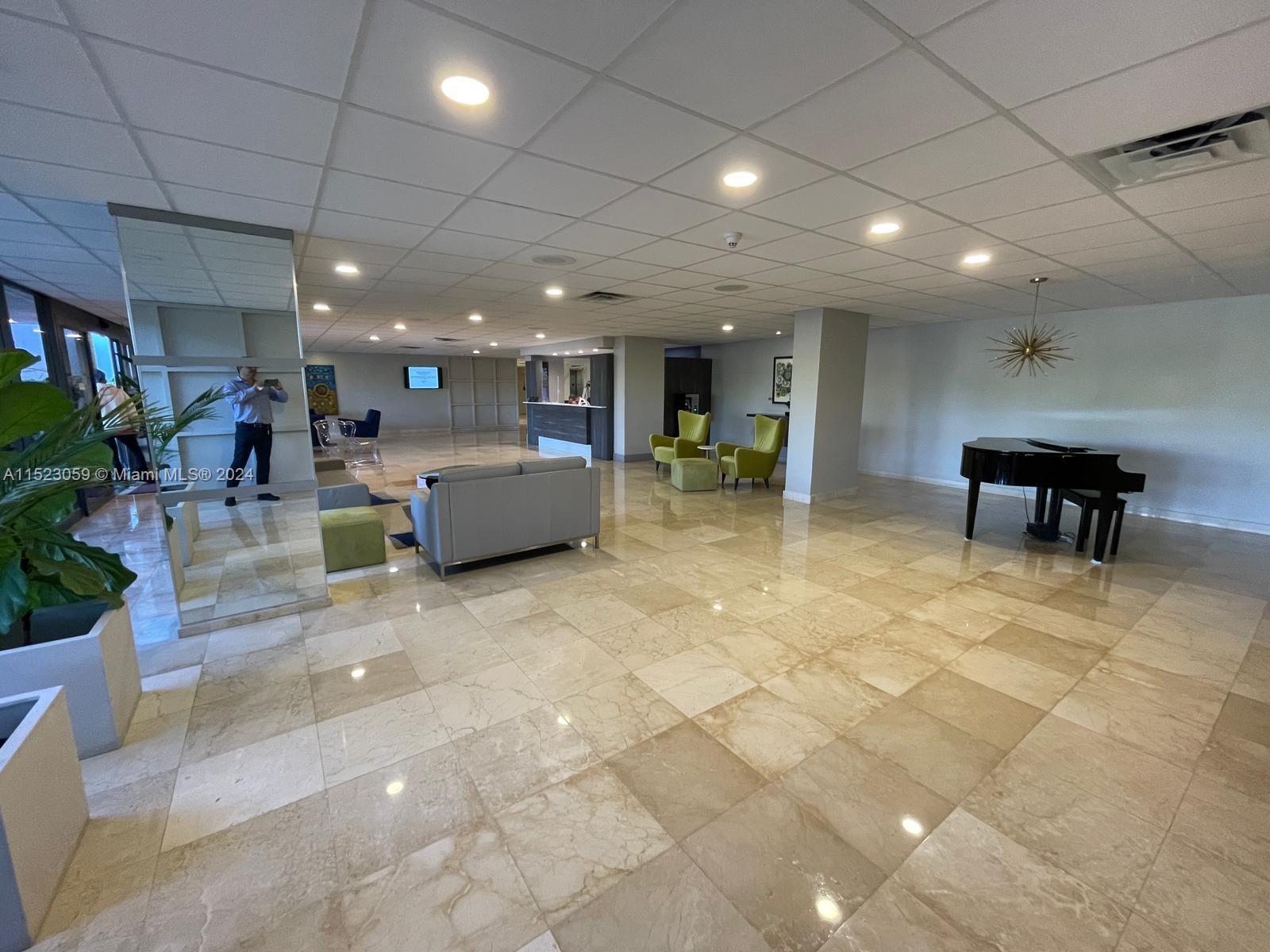 4350 Hillcrest Dr 1014, Hollywood, Florida 33021, 2 Bedrooms Bedrooms, ,2 BathroomsBathrooms,Residential,For Sale,4350 Hillcrest Dr 1014,A11523059