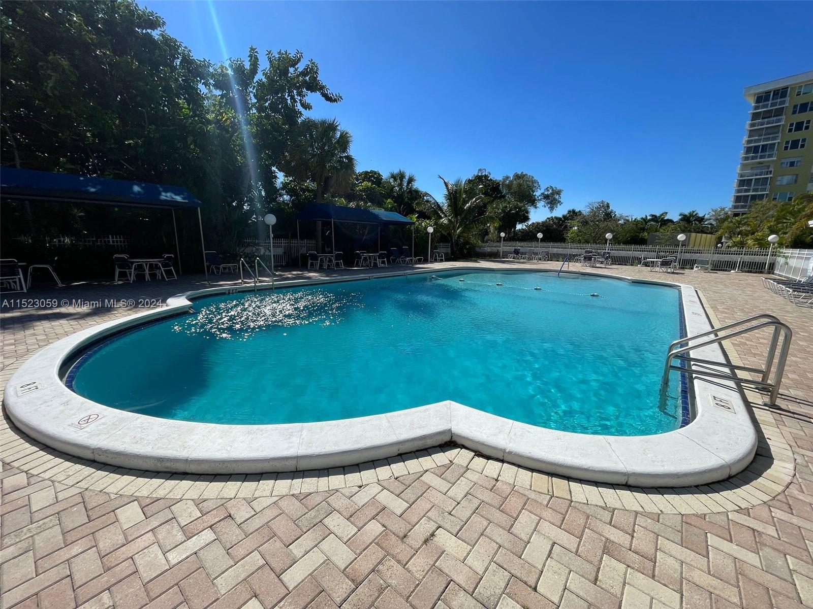 4350 Hillcrest Dr 1014, Hollywood, Florida 33021, 2 Bedrooms Bedrooms, ,2 BathroomsBathrooms,Residential,For Sale,4350 Hillcrest Dr 1014,A11523059
