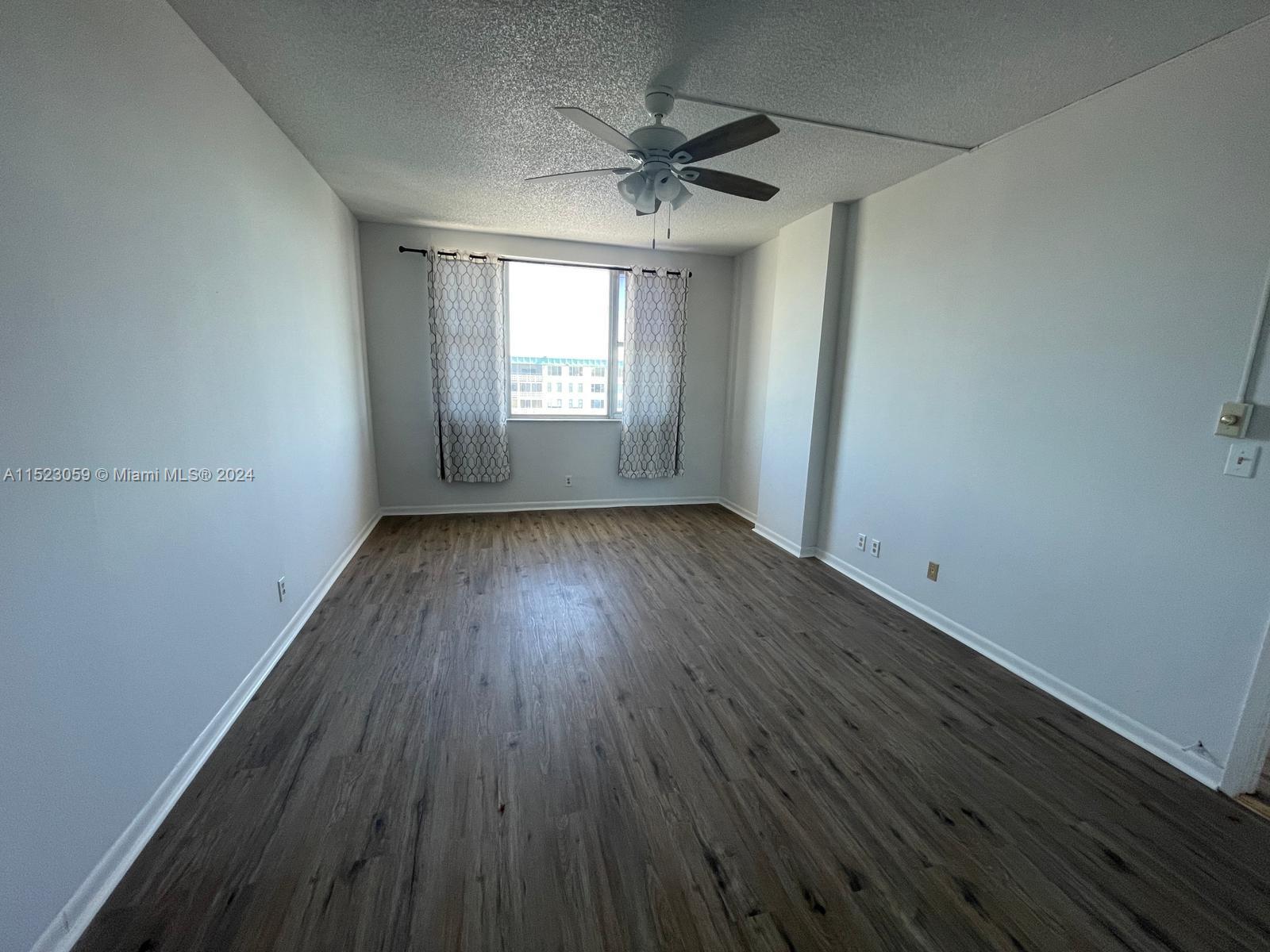 4350 Hillcrest Dr 1014, Hollywood, Florida 33021, 2 Bedrooms Bedrooms, ,2 BathroomsBathrooms,Residential,For Sale,4350 Hillcrest Dr 1014,A11523059