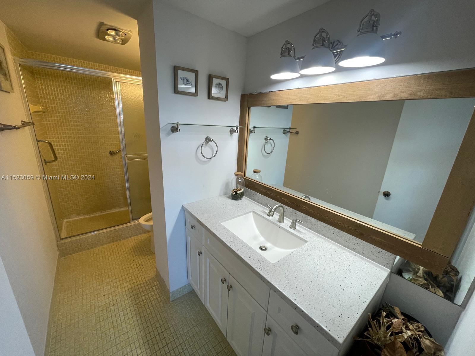 4350 Hillcrest Dr 1014, Hollywood, Florida 33021, 2 Bedrooms Bedrooms, ,2 BathroomsBathrooms,Residential,For Sale,4350 Hillcrest Dr 1014,A11523059