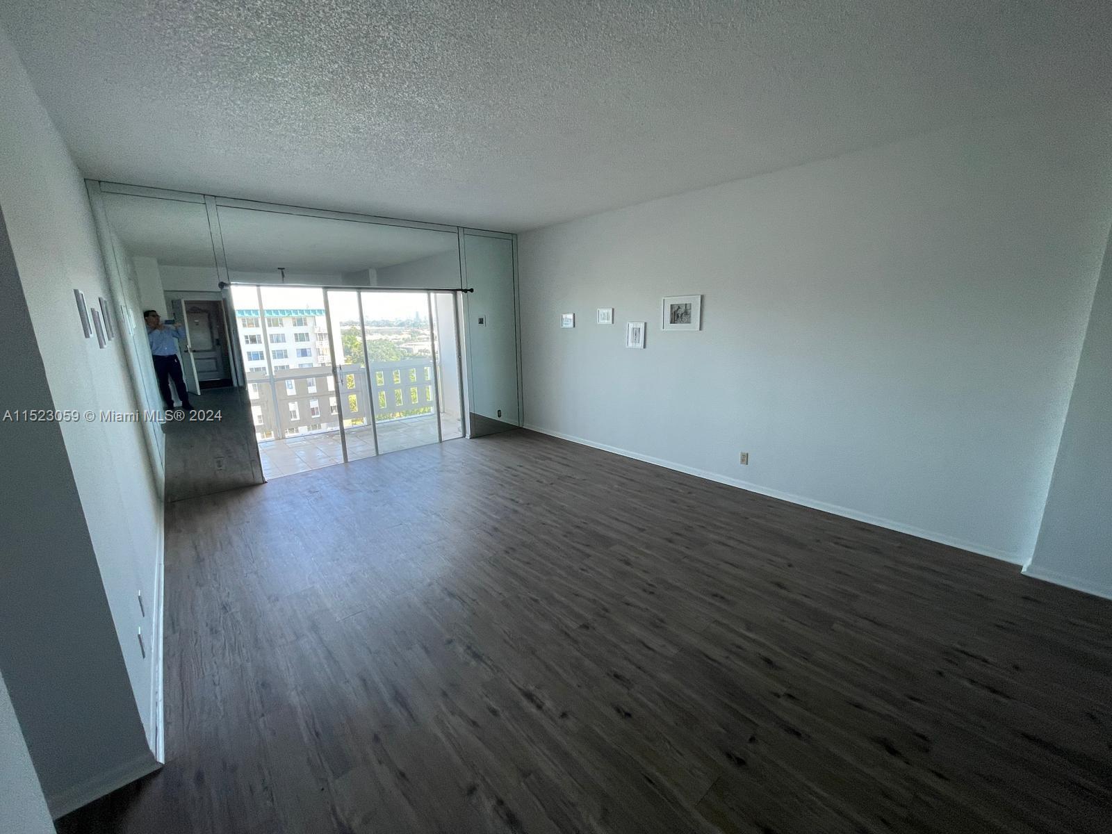 4350 Hillcrest Dr 1014, Hollywood, Florida 33021, 2 Bedrooms Bedrooms, ,2 BathroomsBathrooms,Residential,For Sale,4350 Hillcrest Dr 1014,A11523059