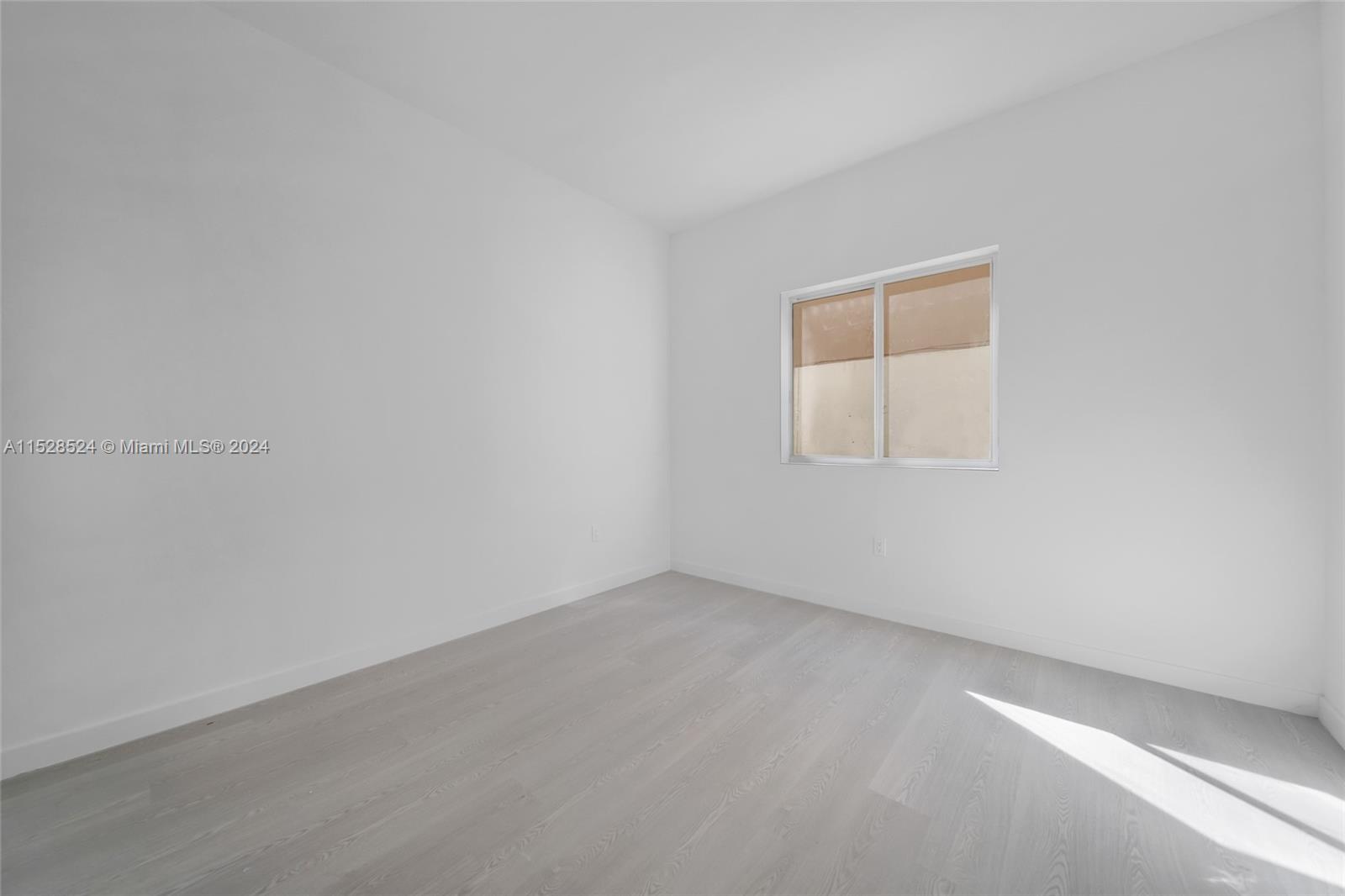 1567 NW 1st St, Miami, Florida 33125, ,Commercialsale,For Sale,1567 NW 1st St,A11528524