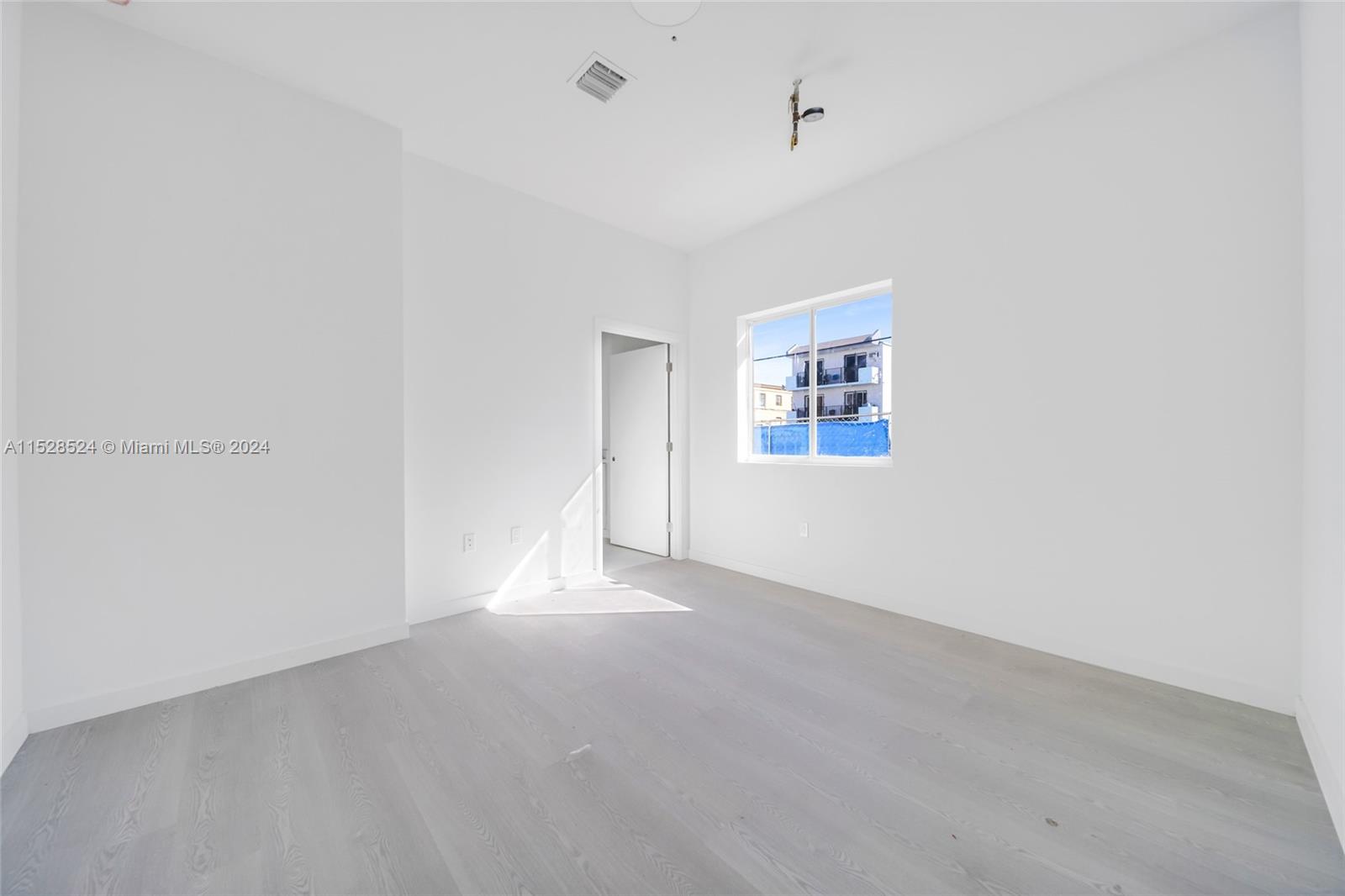 1567 NW 1st St, Miami, Florida 33125, ,Commercialsale,For Sale,1567 NW 1st St,A11528524