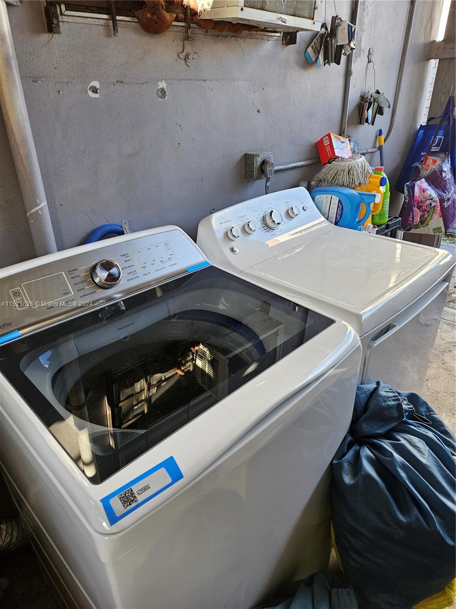 1260 NW 4th St, Miami, Florida 33125, 3 Bedrooms Bedrooms, ,2 BathroomsBathrooms,Residential,For Sale,1260 NW 4th St,A11528626