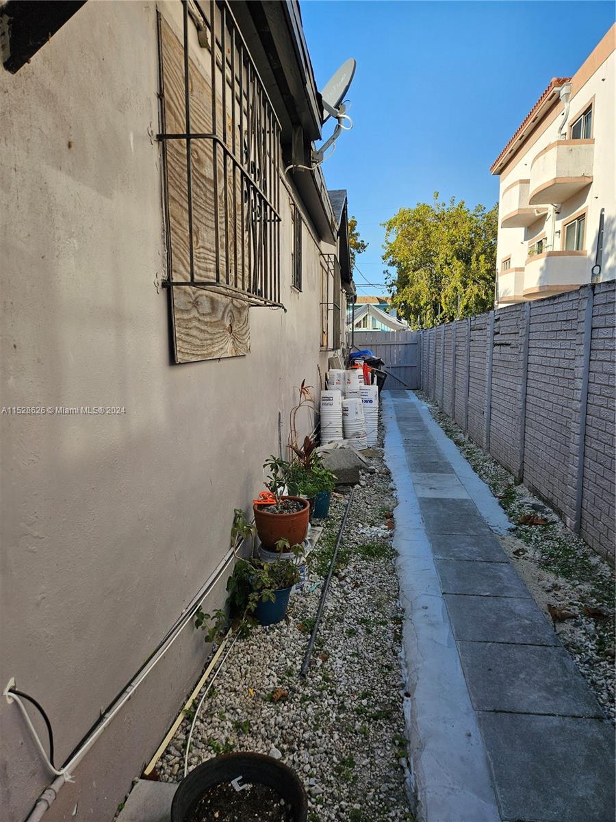 1260 NW 4th St, Miami, Florida 33125, 3 Bedrooms Bedrooms, ,2 BathroomsBathrooms,Residential,For Sale,1260 NW 4th St,A11528626