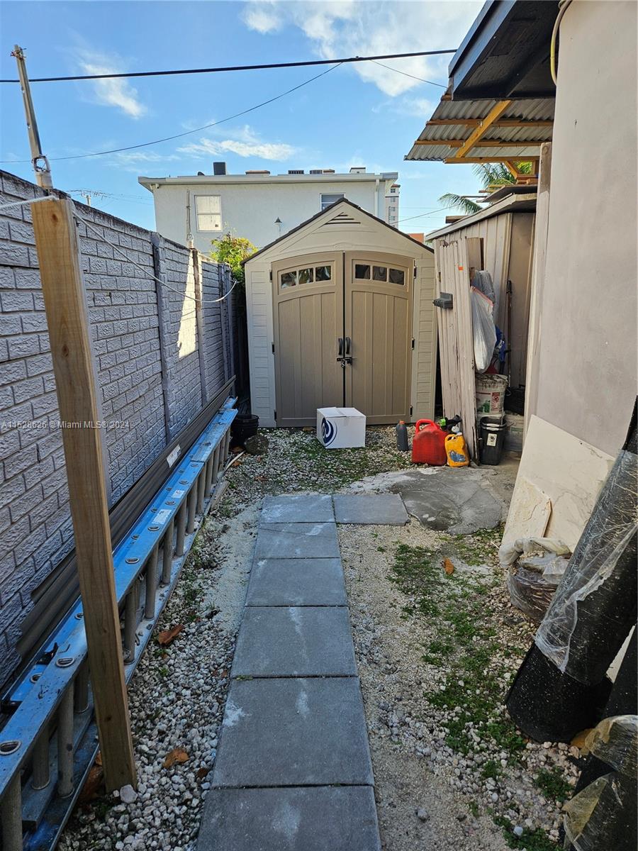 1260 NW 4th St, Miami, Florida 33125, 3 Bedrooms Bedrooms, ,2 BathroomsBathrooms,Residential,For Sale,1260 NW 4th St,A11528626