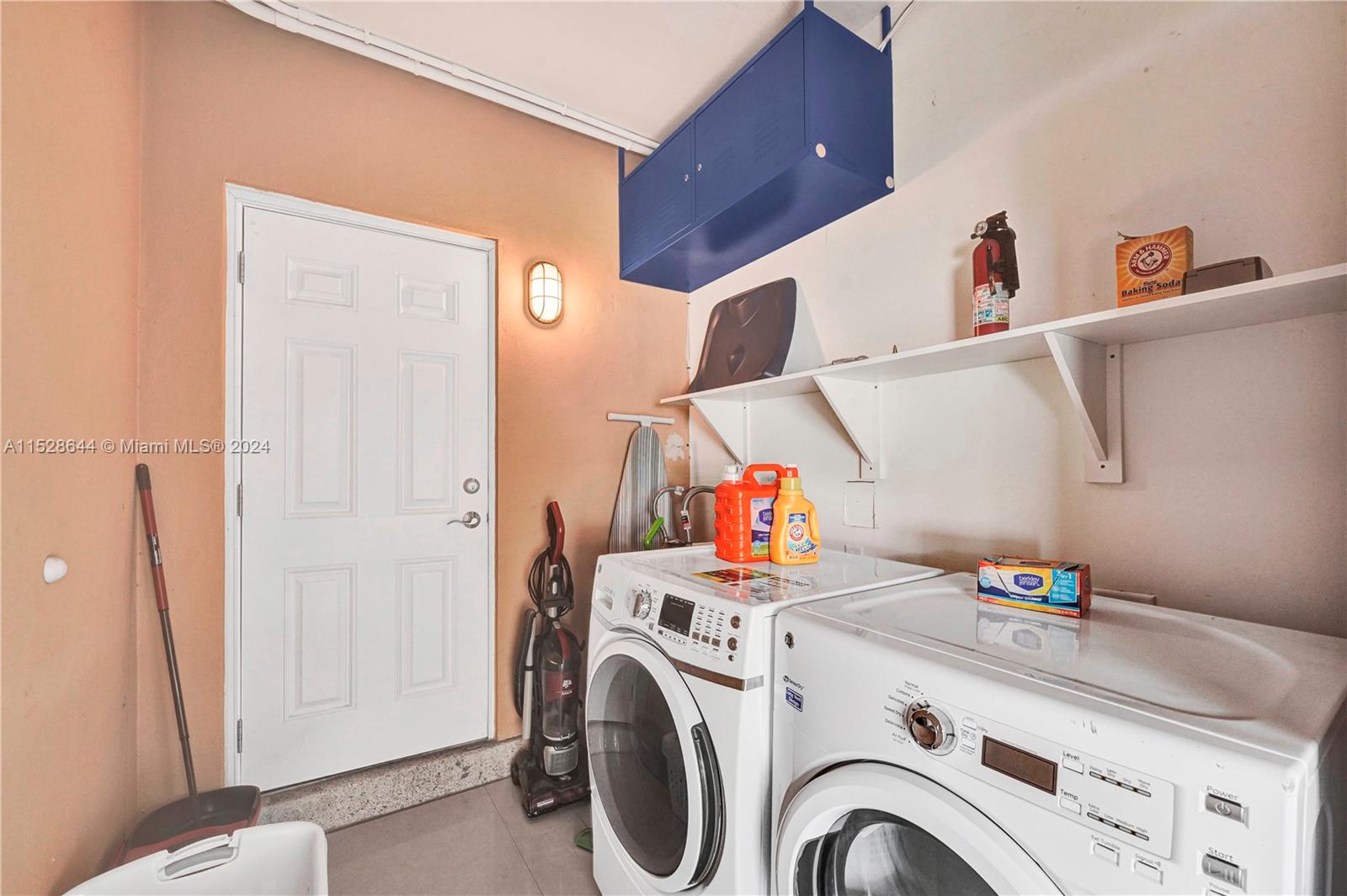 1704 Rodman St 2, Hollywood, Florida 33020, 1 Bedroom Bedrooms, ,1 BathroomBathrooms,Residentiallease,For Rent,1704 Rodman St 2,A11528644