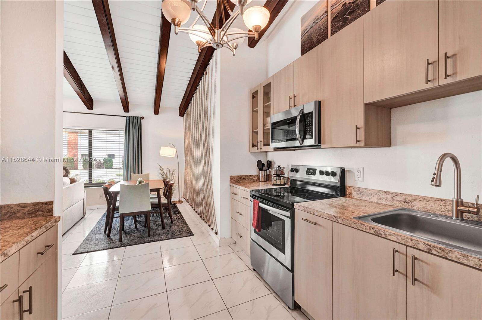 1704 Rodman St 2, Hollywood, Florida 33020, 1 Bedroom Bedrooms, ,1 BathroomBathrooms,Residentiallease,For Rent,1704 Rodman St 2,A11528644