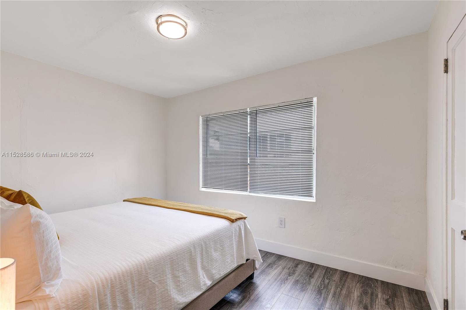 327 NE 55th St 2, Miami, Florida 33137, 2 Bedrooms Bedrooms, ,1 BathroomBathrooms,Residentiallease,For Rent,327 NE 55th St 2,A11528586